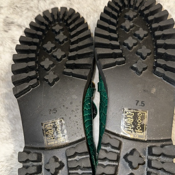 Women’s size 7.5 loafers - Picture 4 of 4